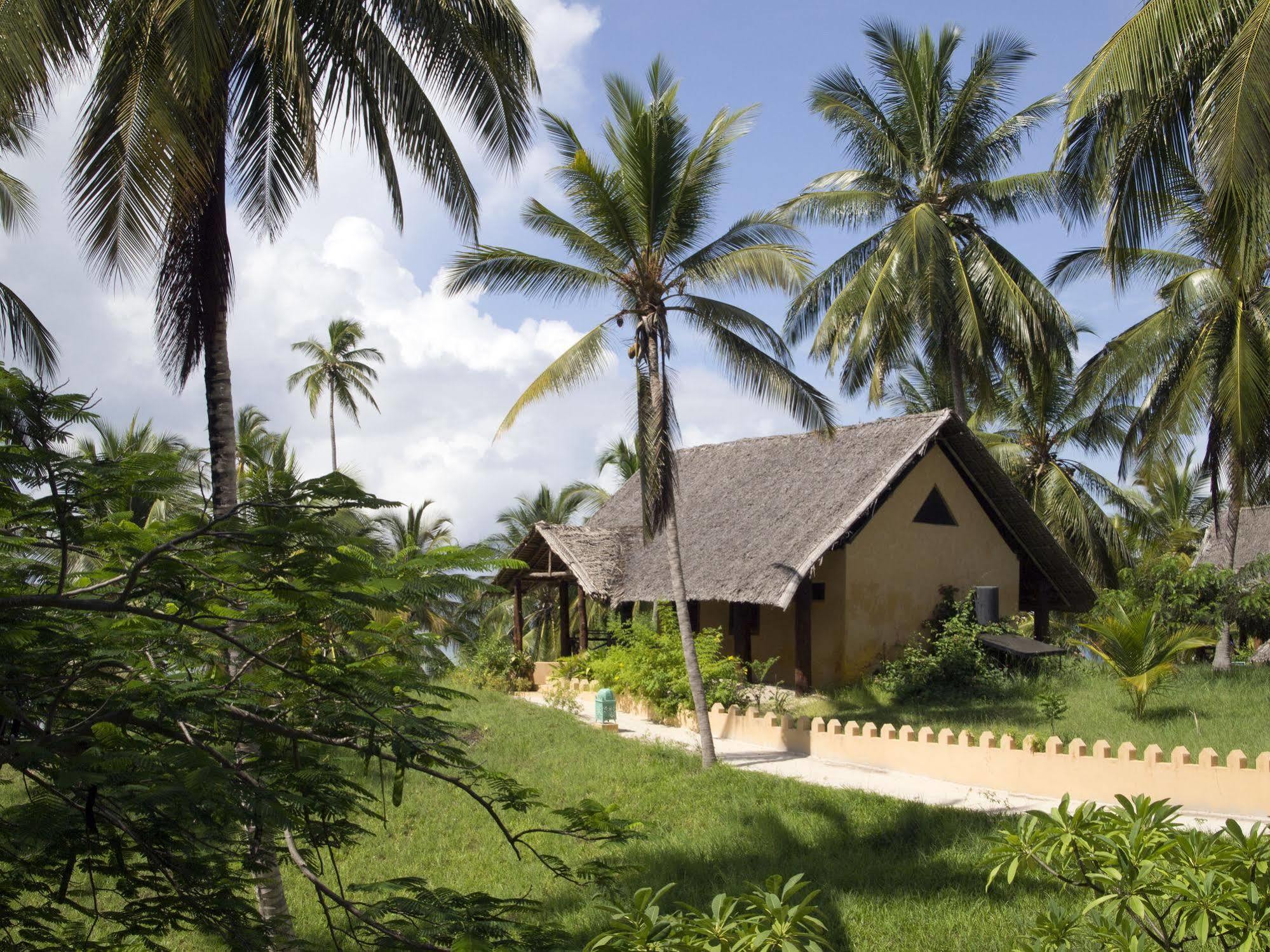 Kinasi Lodge Utende Екстериор снимка