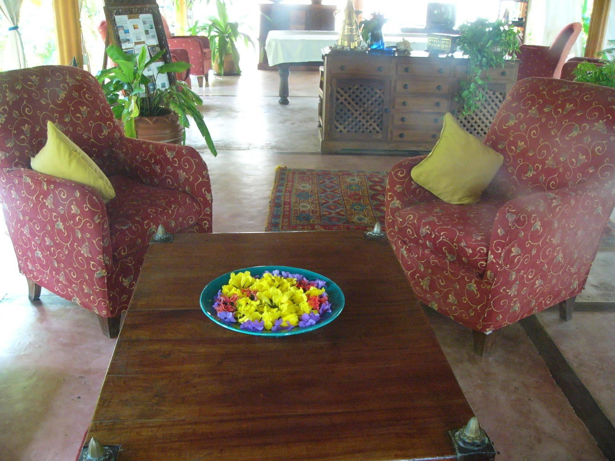 Kinasi Lodge Utende Екстериор снимка