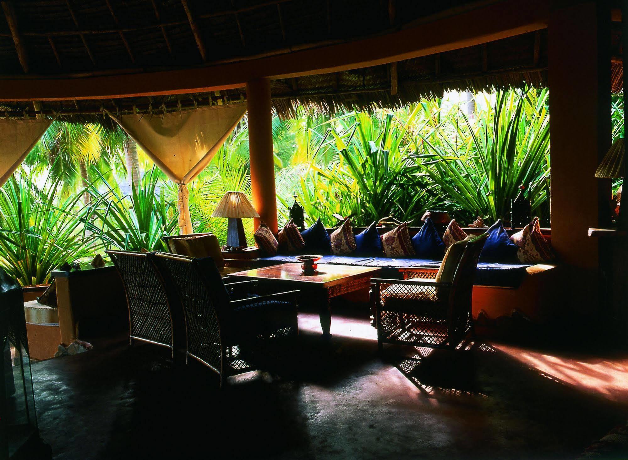 Kinasi Lodge Utende Екстериор снимка