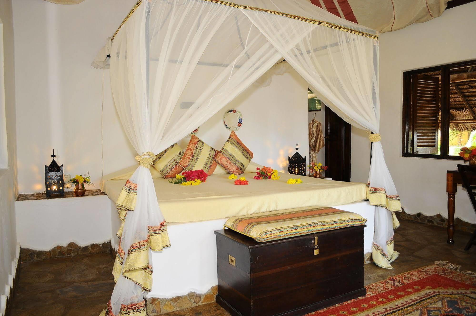 Kinasi Lodge Utende Екстериор снимка