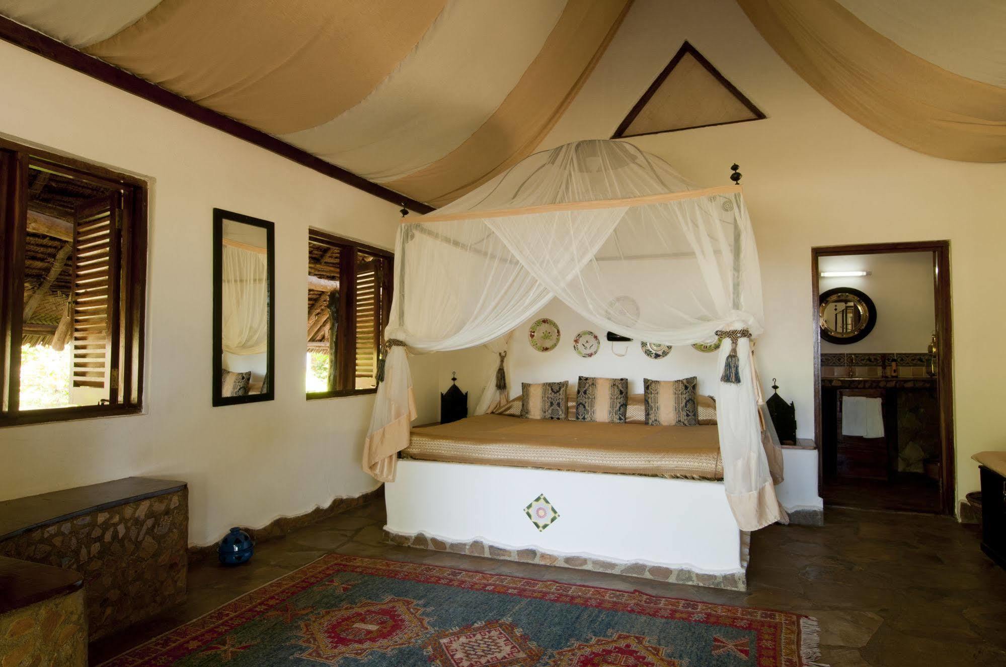 Kinasi Lodge Utende Екстериор снимка