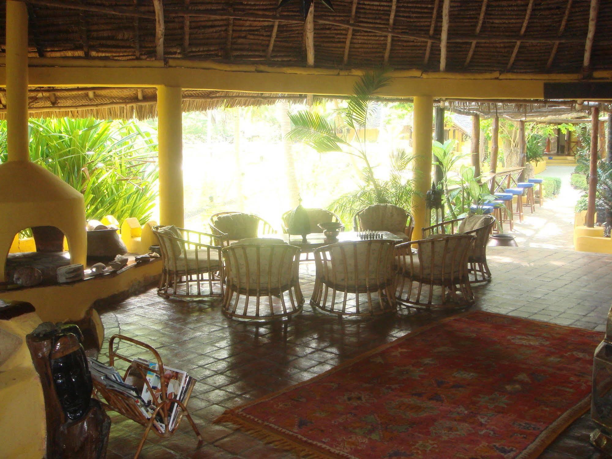 Kinasi Lodge Utende Екстериор снимка